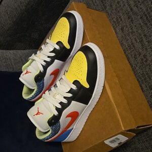 NikeJordan 1 low Funky Pattern